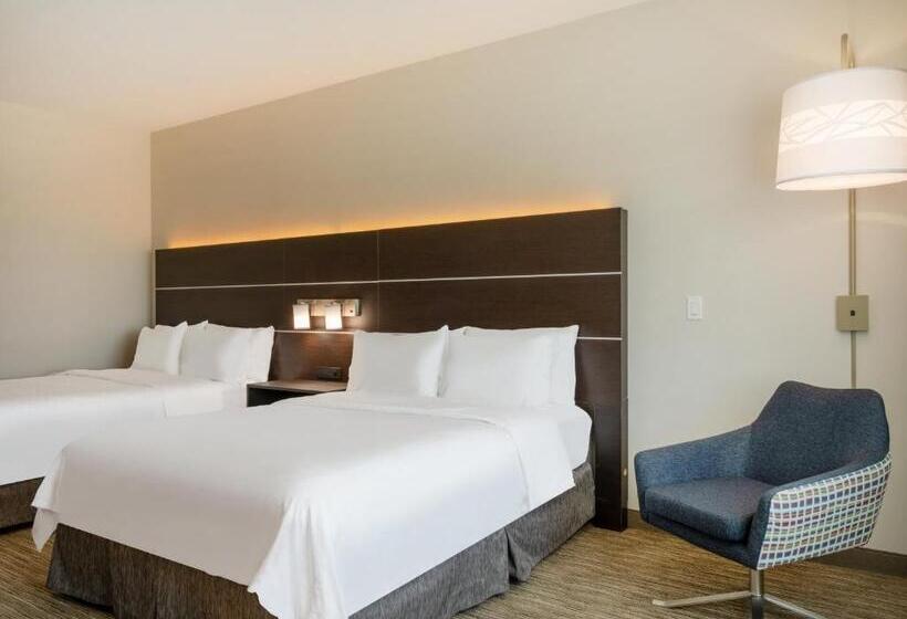 Отель Holiday Inn Express & Suites   Watertown, An Ihg