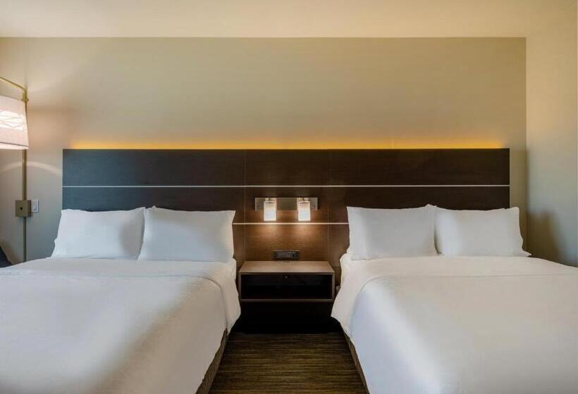 Отель Holiday Inn Express & Suites   Watertown, An Ihg