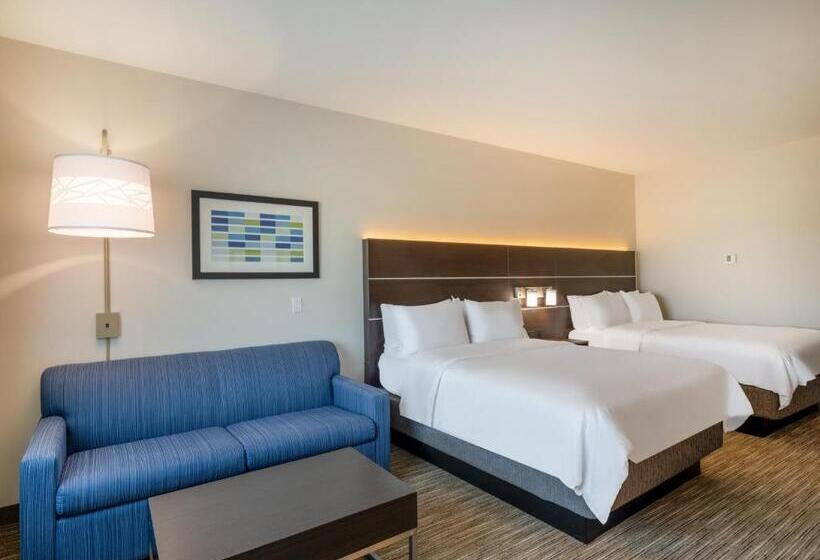 Отель Holiday Inn Express & Suites   Watertown, An Ihg