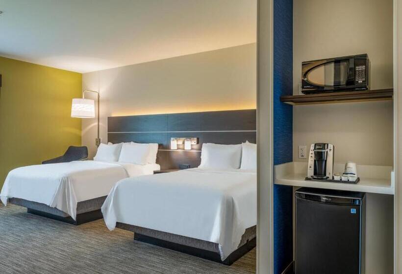 Отель Holiday Inn Express & Suites   Watertown, An Ihg