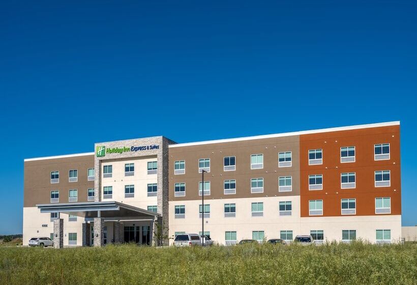 Отель Holiday Inn Express & Suites   Watertown, An Ihg
