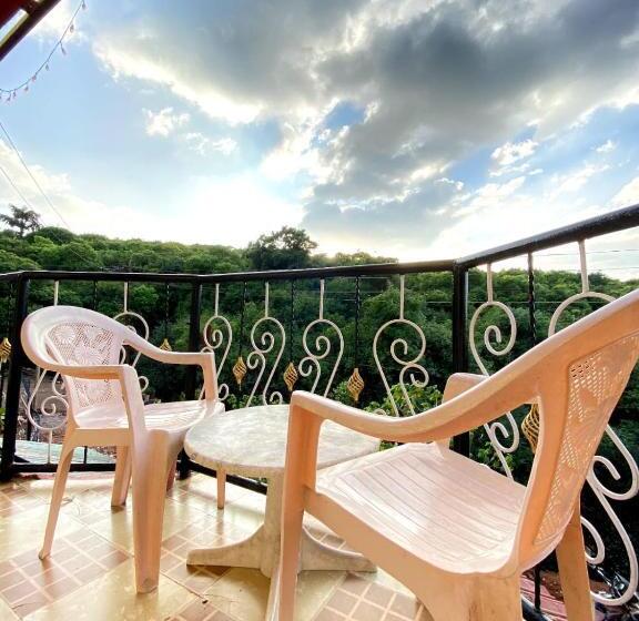 Hotel Mayuri Cottage