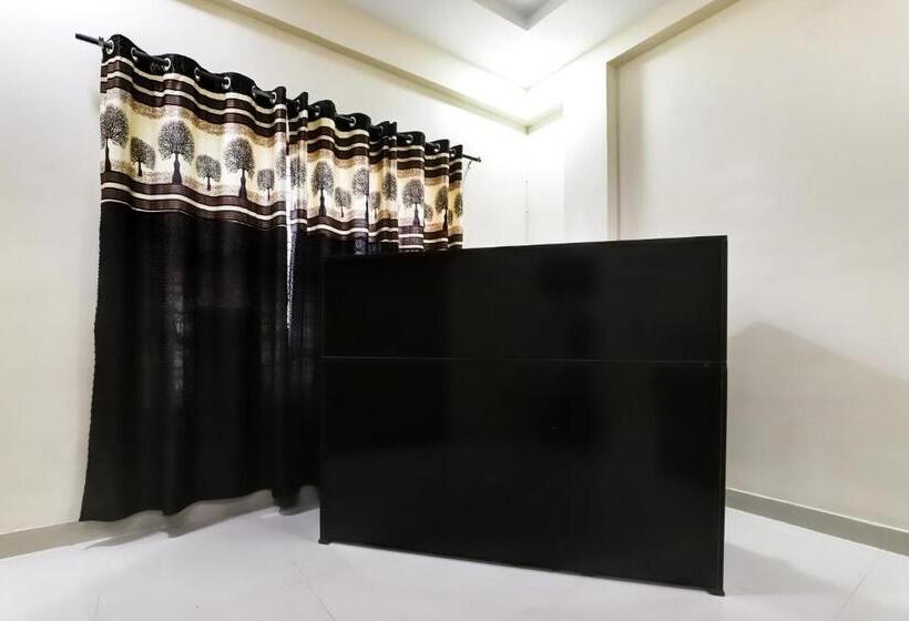 هتل Oyo 77286 Shridhar Service Apartment