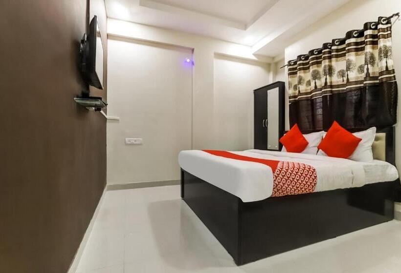 هتل Oyo 77286 Shridhar Service Apartment