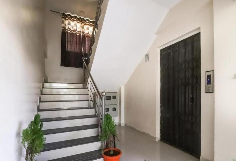 هتل Oyo 77286 Shridhar Service Apartment