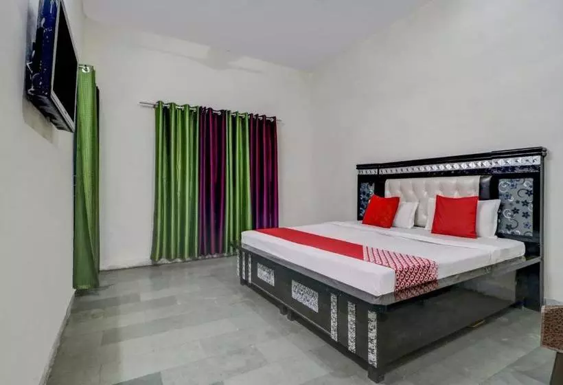 Hotelli Oyo 77745  Yatri Niwas