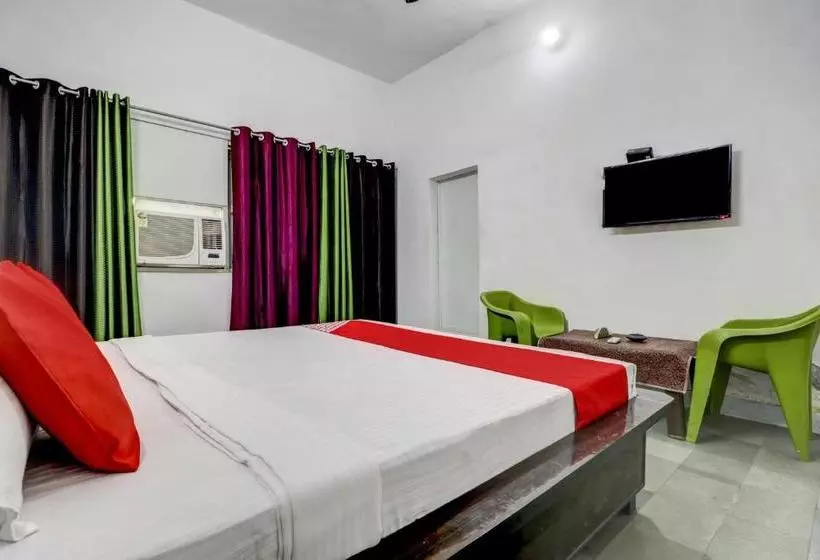 Hotelli Oyo 77745  Yatri Niwas