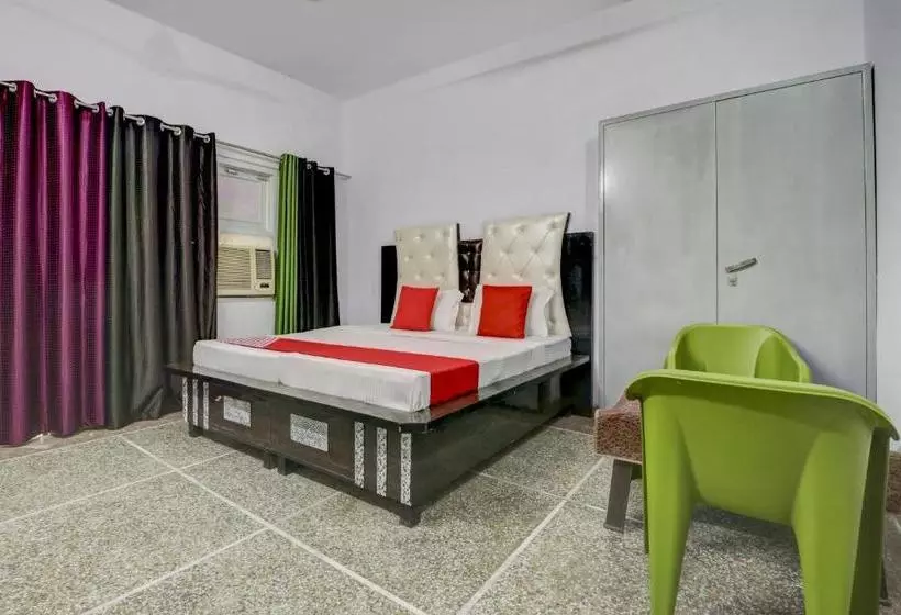 Hotelli Oyo 77745  Yatri Niwas