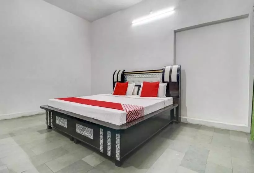 Hotelli Oyo 77745  Yatri Niwas