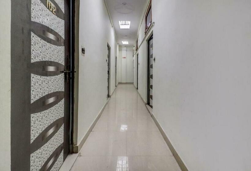 호텔 Oyo 77774 Utsav Residency