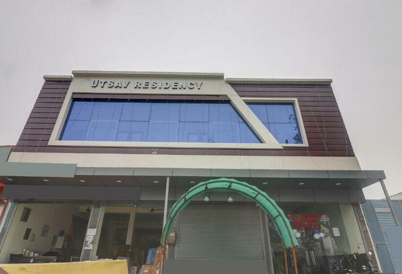 호텔 Oyo 77774 Utsav Residency