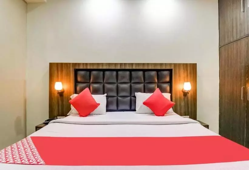 Hotelli Oyo 77865  555