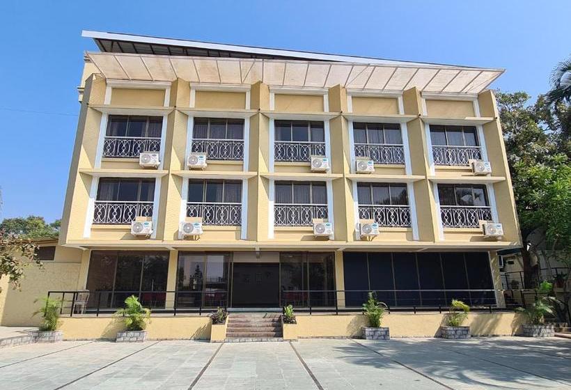 Hotel Sapphire Resort Lonavala