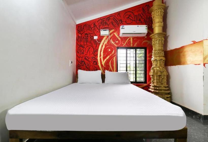 בית מלון כפרי Spot On 48430 Lavish