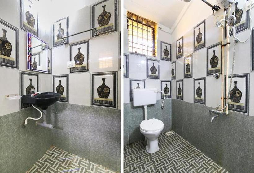 בית מלון כפרי Spot On 48430 Lavish