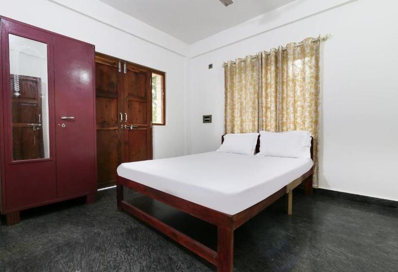 בית מלון כפרי Spot On 48430 Lavish