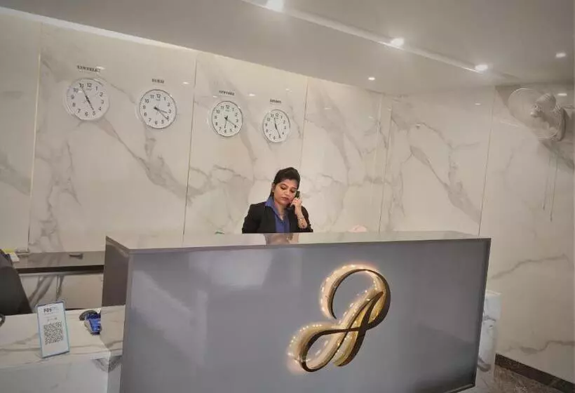 Hotelli Adyar Plaza Inn By Rak Rooms, Mangaluru