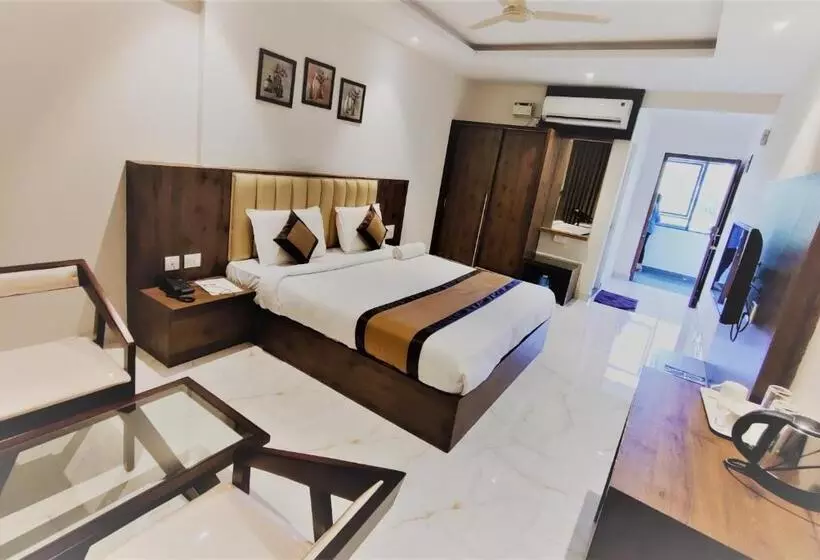 Hotelli Adyar Plaza Inn By Rak Rooms, Mangaluru