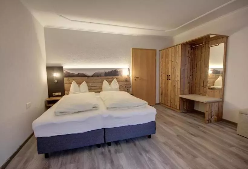 Hotelli Gasthof Metzgerei Hirschbichler   Chiemgau Karte