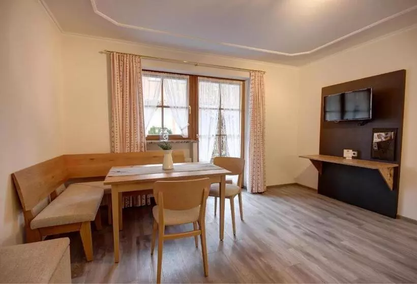 Hotelli Gasthof Metzgerei Hirschbichler   Chiemgau Karte