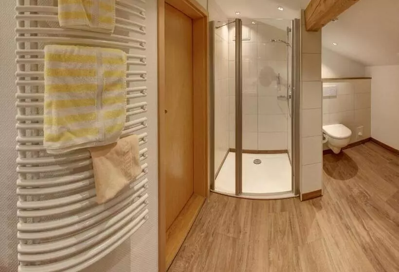 Hotelli Gasthof Metzgerei Hirschbichler   Chiemgau Karte