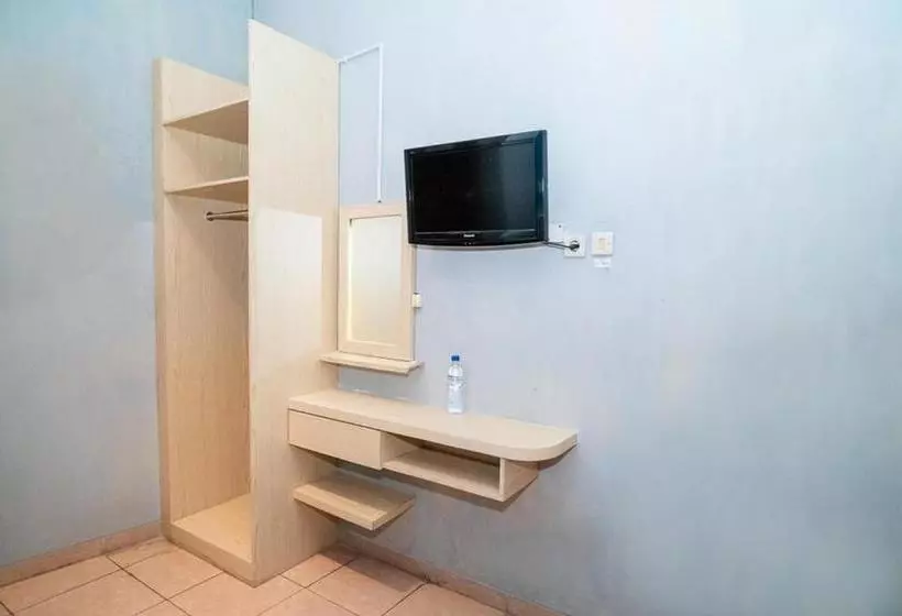 Hotelli Koolkost Near Jalan Adi Sucipto Solo