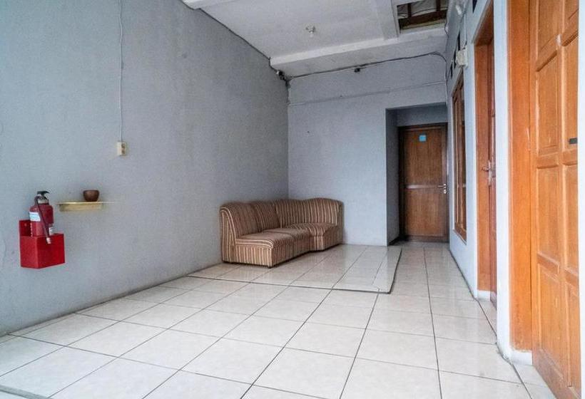 فندق Koolkost Near Jalan Adi Sucipto Solo