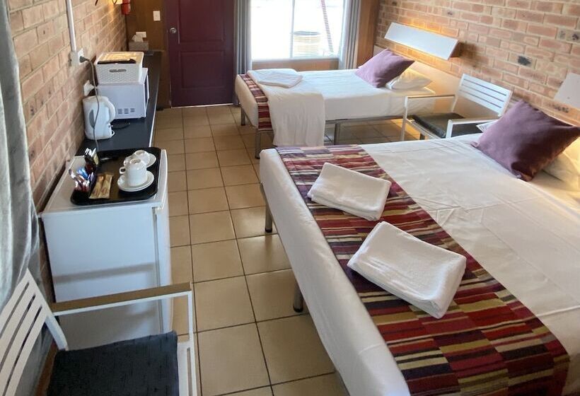 Мотель Proserpine Motor Lodge