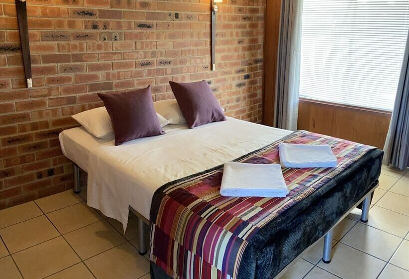 Мотель Proserpine Motor Lodge