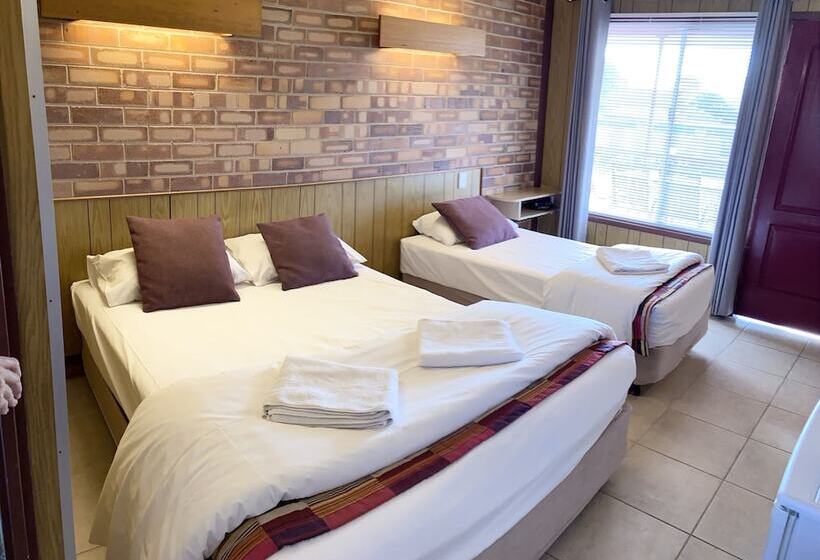 Мотель Proserpine Motor Lodge