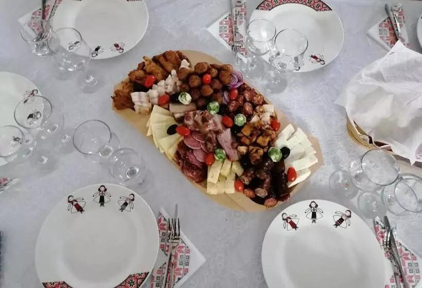 پانسیون Conacul Cosăului