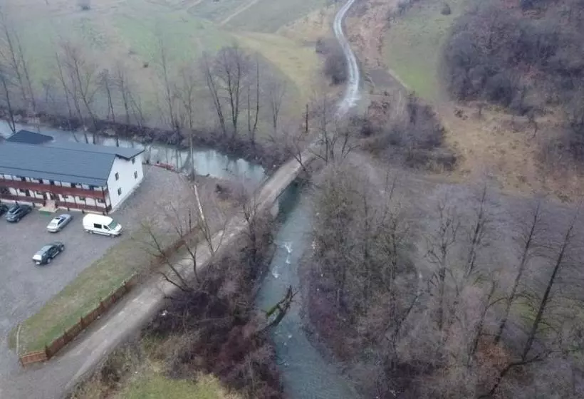 پانسیون Conacul Cosăului