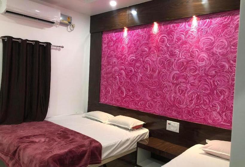 Отель Bobby House