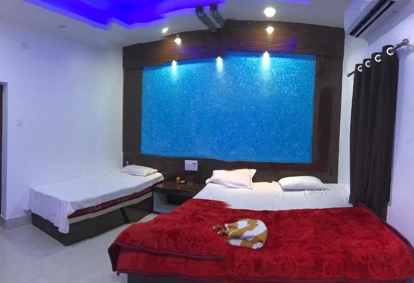 Отель Bobby House