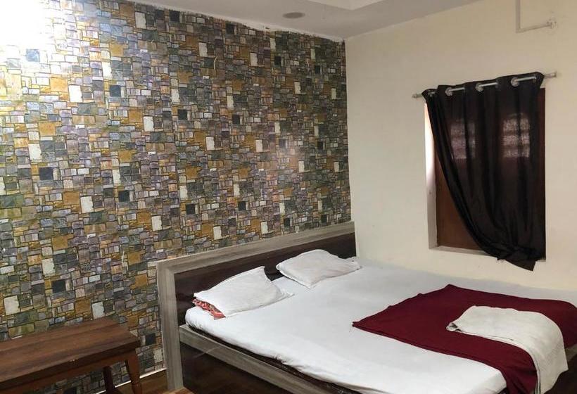 Отель Bobby House