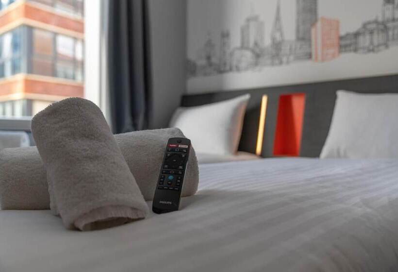 Easyhotel Cardiff