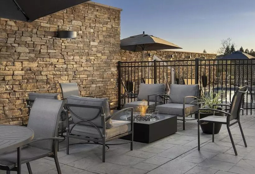 Hotelli Fairfield Inn & Suites By Marriott Santa Rosa Rohnert Park