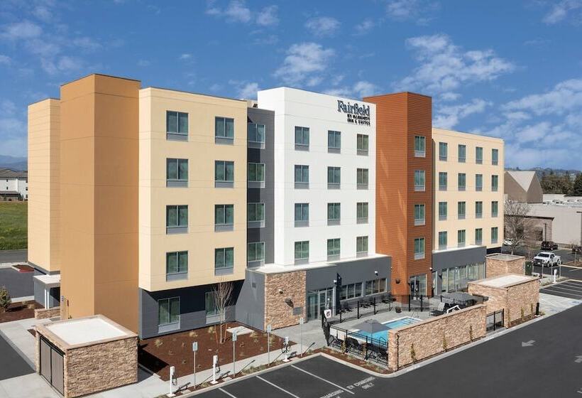 ホテル Fairfield Inn & Suites By Marriott Santa Rosa Rohnert Park
