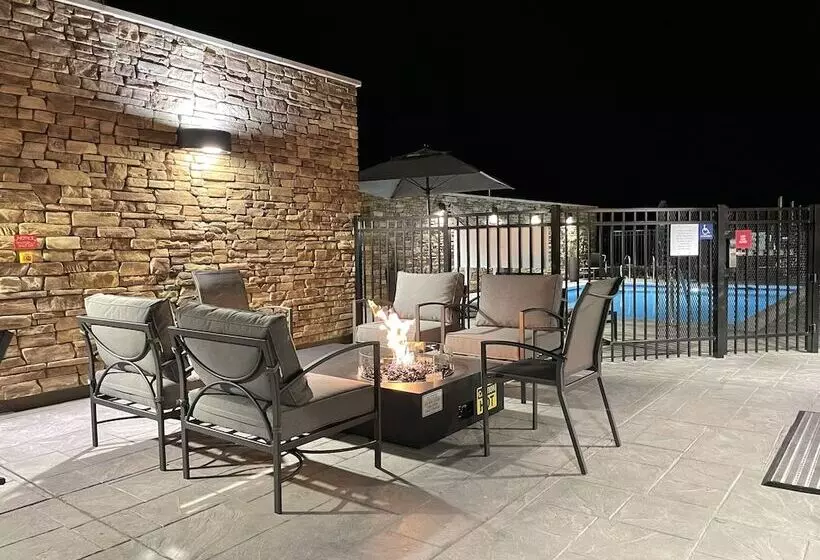 Hotelli Fairfield Inn & Suites By Marriott Santa Rosa Rohnert Park