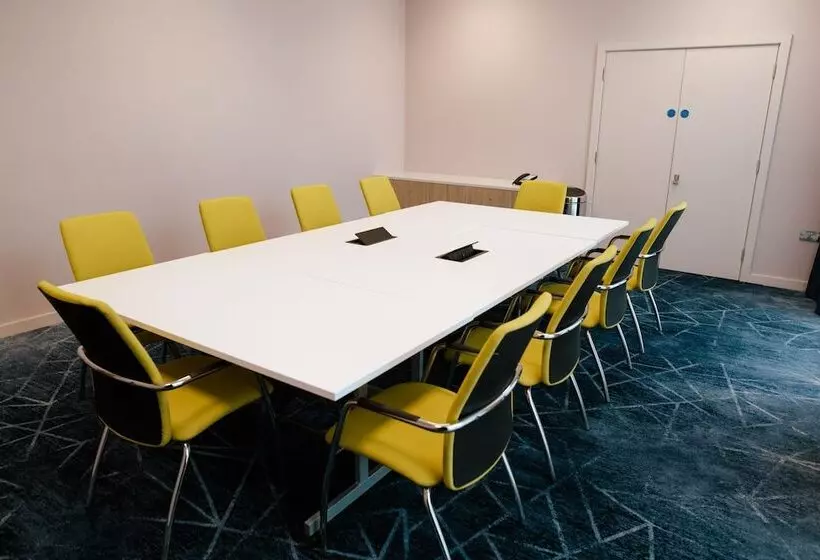 Leonardo Hotel Bristol City