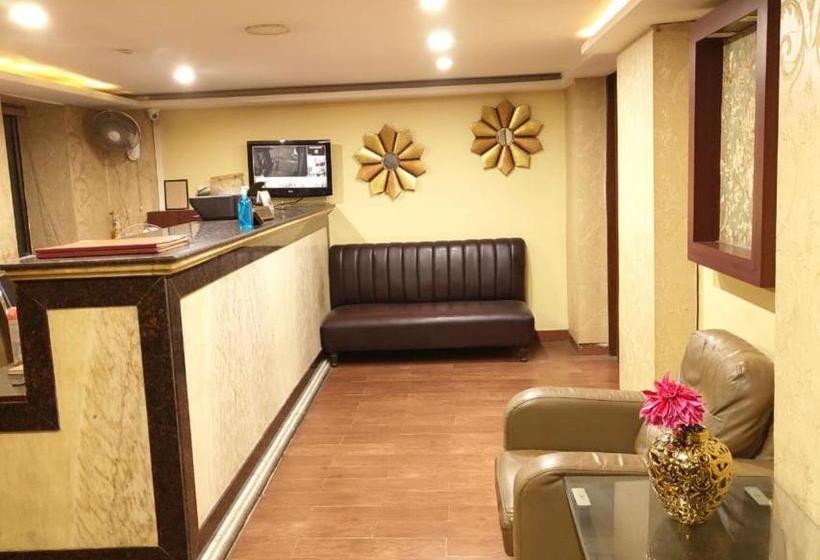 호텔 Plaza Kolkata By Wb S