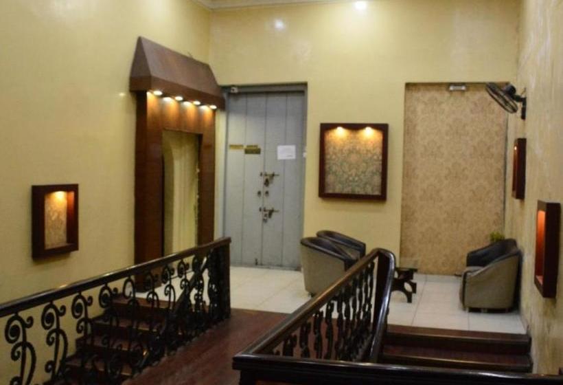 호텔 Plaza Kolkata By Wb S