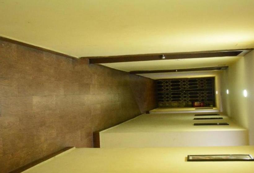 호텔 Plaza Kolkata By Wb S