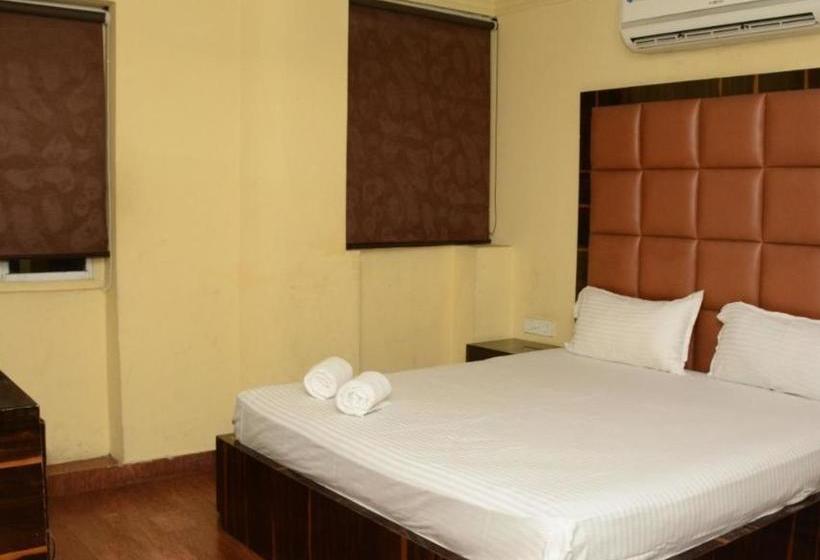 Отель Plaza Kolkata By Wb S