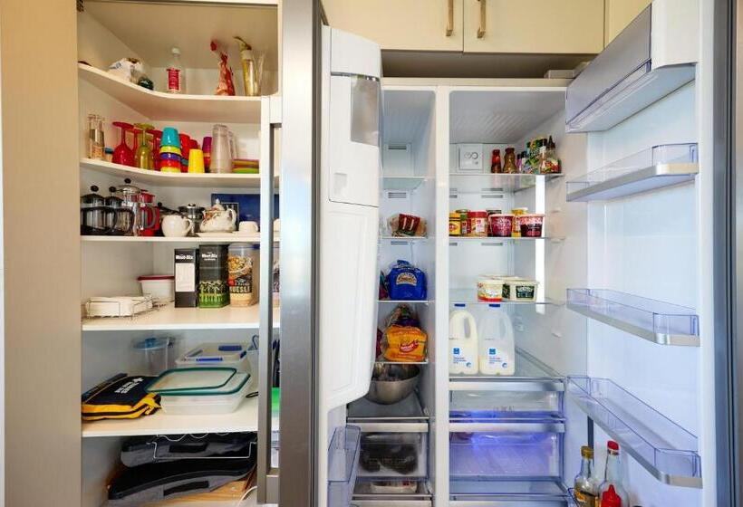 Kakatu Retreat Bed & Breakfast