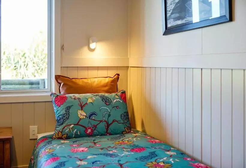Kakatu Retreat Bed & Breakfast
