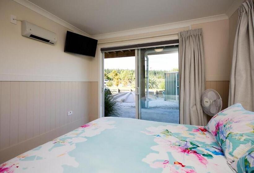 Kakatu Retreat Bed & Breakfast