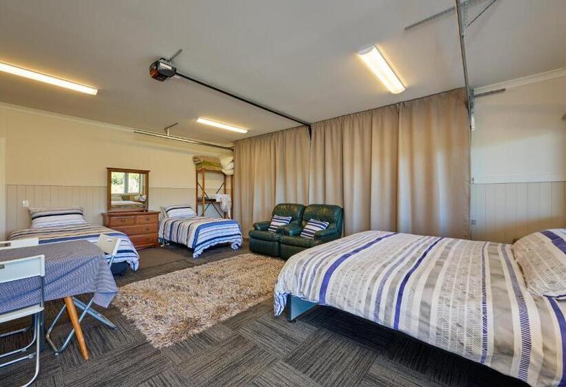 Kakatu Retreat Bed & Breakfast