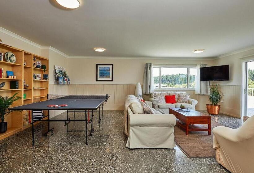 Kakatu Retreat Bed & Breakfast