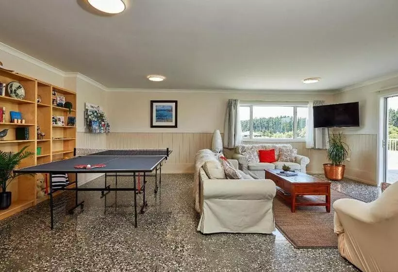 Kakatu Retreat Bed & Breakfast